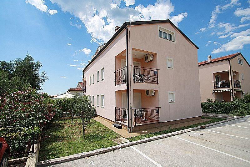Apartment Bilic With Balcony Porec Exterior photo